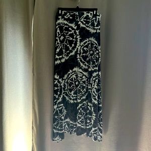 Gorgeous Boho Star pattern flared maxi skirt